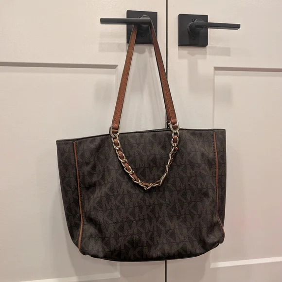 MICHAEL KORS Signature Brown Tote Bag with Chain Detail - Picture 12 of 14